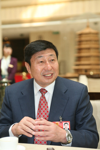 “青岛港的成功实践暨《常德传论国企》管理思想高峰论坛”在济南举行