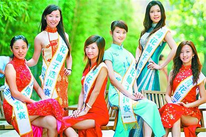 准荷花仙子昨日“爱秀旗袍”惊艳时尚街区