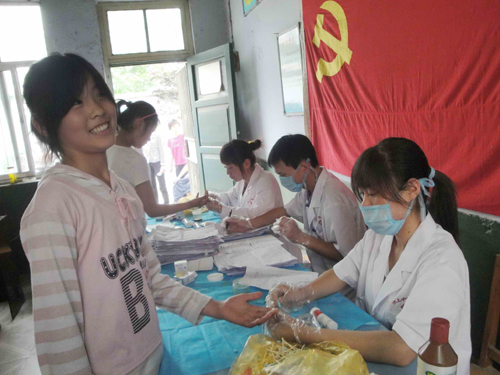 山东省汶上县10万孩子欢度“健康儿童节”