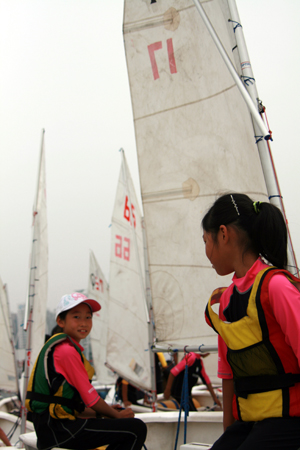2010青岛市青少年帆船营开营