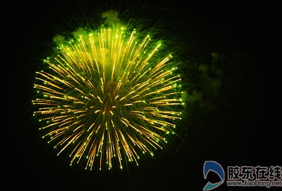 烟台史上规模最大焰火上演