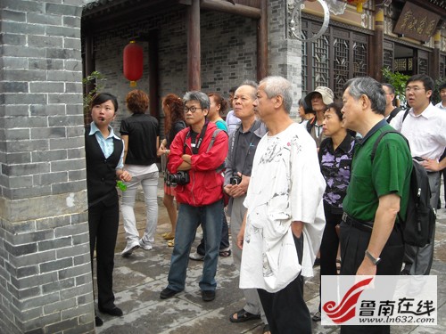 枣庄古城迎来台湾书画家