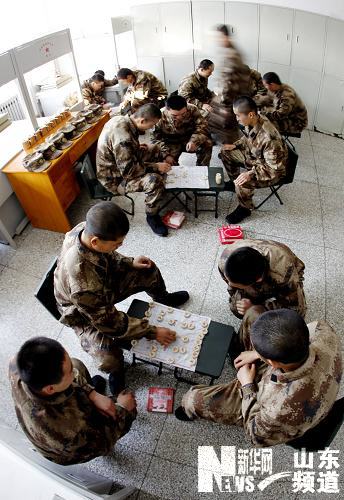 山东济南：新兵乐享军营文化生活