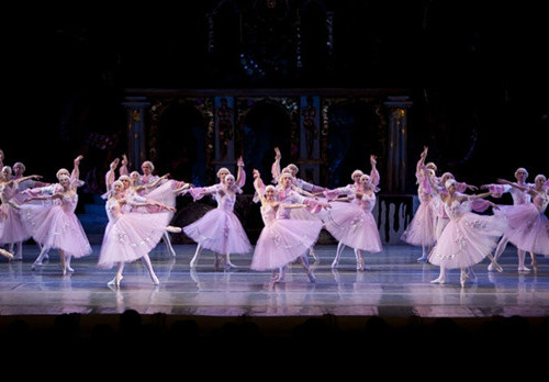 Ukrainian ballet troupe brings The Nutcracker to Shandong