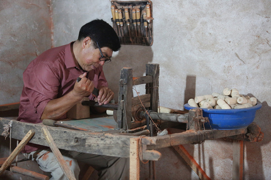 Ancient wood-cut toys in Tancheng county