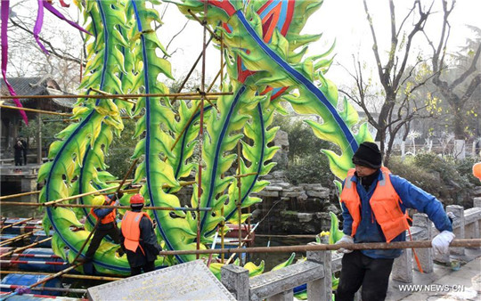Lanterns installed for 2017 Baotu Spring Lantern Festival in Jinan