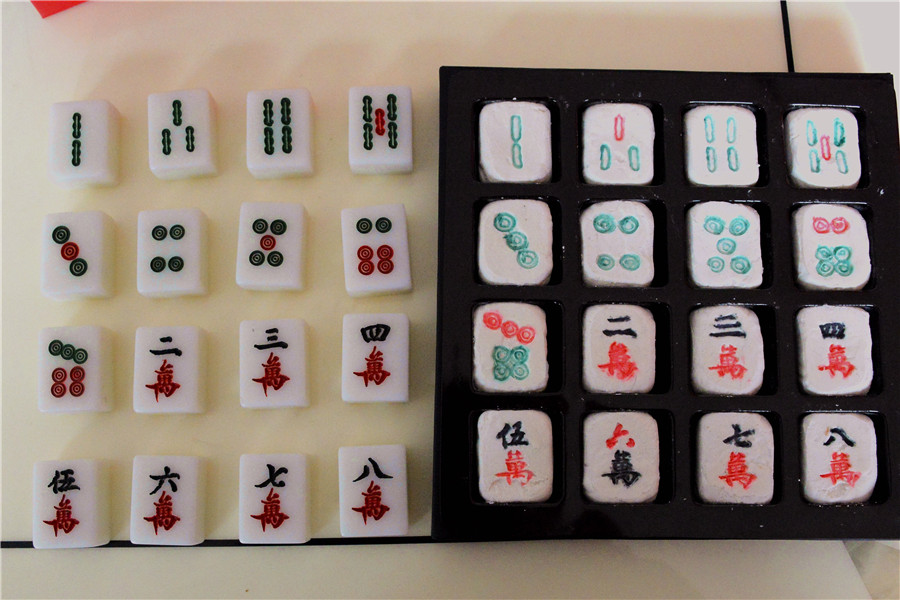 <EM>Tangyuan</EM> and mahjong: Wrapping fun in food
