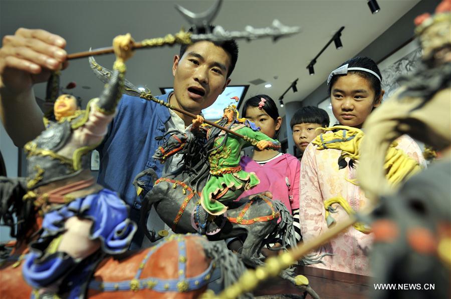 Dough figurines made by Shandong folk artist