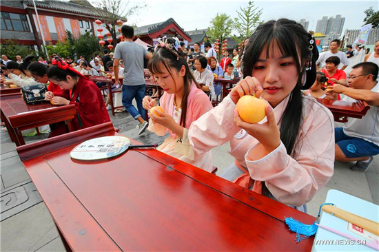 Han Chinese clothing lovers gather to greet upcoming Qixi festival