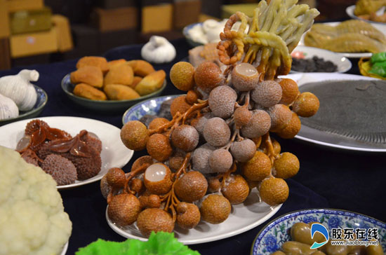 Folk arts and crafts expo opens in Yantai