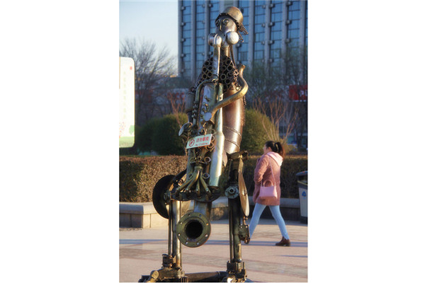 Art gives new life to trash