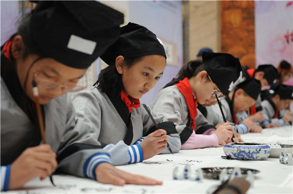 Shandong primary school promotes calligraphy culture