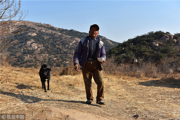 Family lives secluded life on mountain for generations