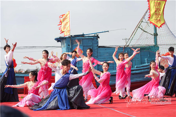 Qingdao fishermen celebrate Dragon King's birthday