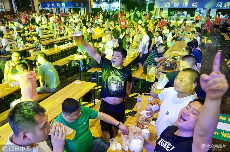 Snack attack at Qingdao Intl Beer Festival