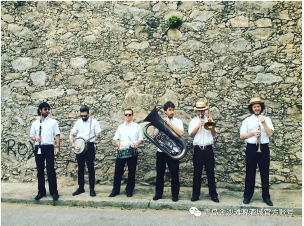 Intl bands light up Golden Beach Beer City