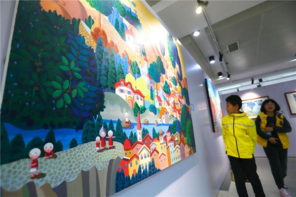 Annual exhibition celebrates young artists in Qingdao