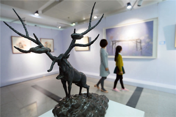 Annual exhibition celebrates young artists in Qingdao
