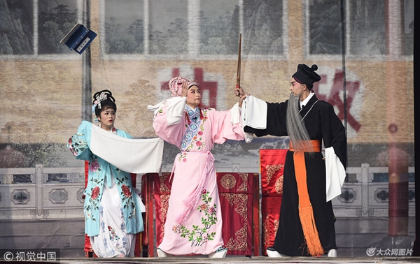 Shandong troupe brings opera to rural areas