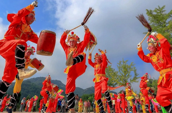 Photo exhibition relives highlights of Shandong cultural consumption season