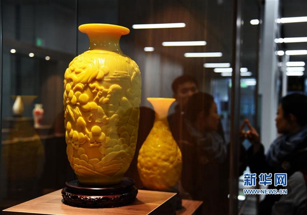 In pics: exquisite ceramics and colored glaze products exhibited in Zibo