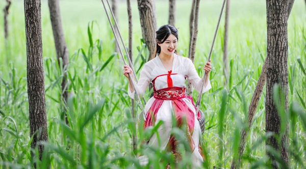 Enjoy outdoor leisure time in Taierzhuang Wetland Park