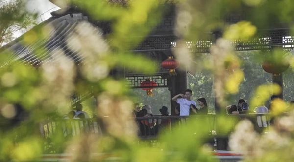 Enjoy your leisure time in Taierzhuang ancient town
