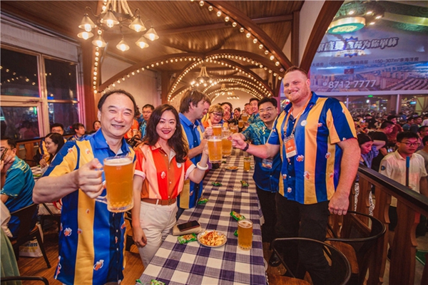 Bottoms up! Qingdao Intl Beer Festival welcomes world revelers