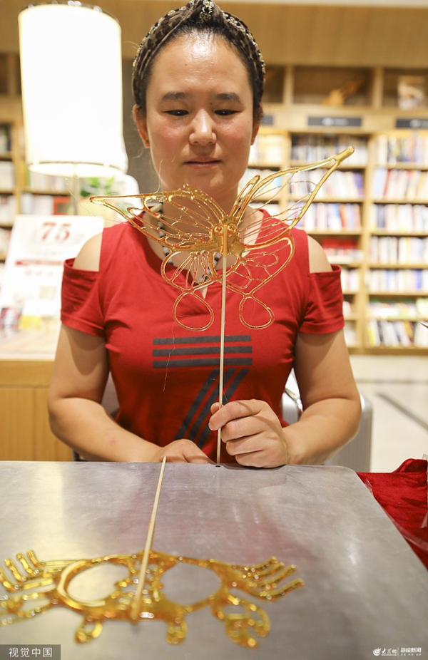 Handicrafts shine at cultural fair in Linyi