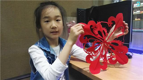 Shandong intangible cultural heritage classroom: the paper-cutting magic