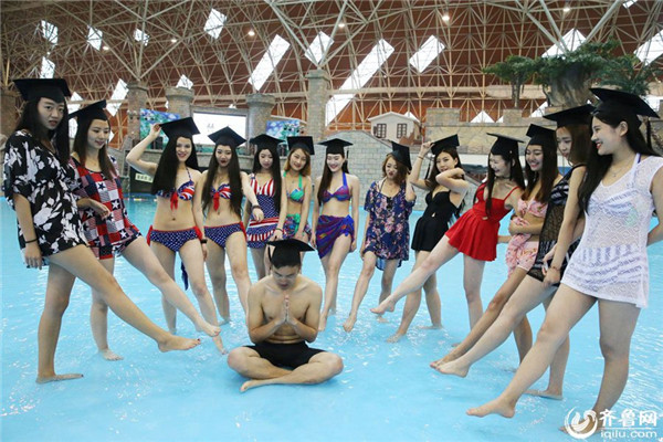 Students take stylish bikini graduations photos