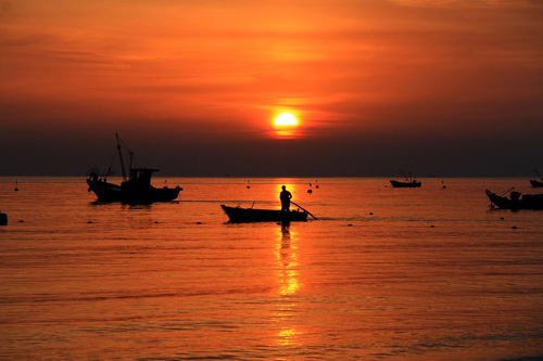 Scenery of sunrise at seaside of Penglai