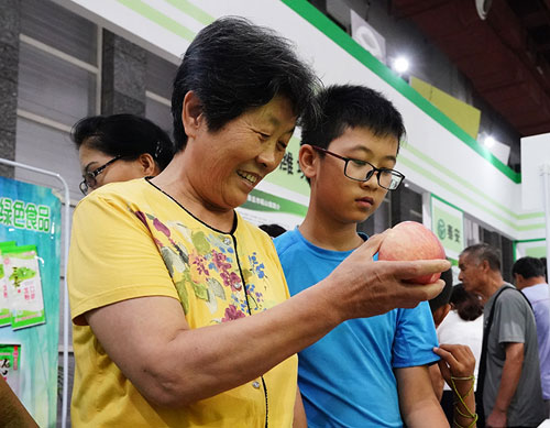 How Yantai's apples took a big slice of Chinese market