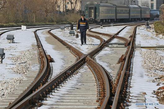 57-year-old switchman at Yantai Railway Station