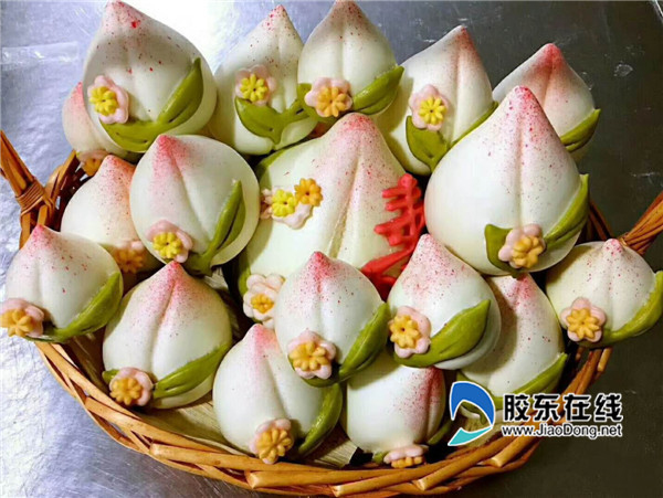 'Jiaodong bobo' shines at Yantai Food Exhibition