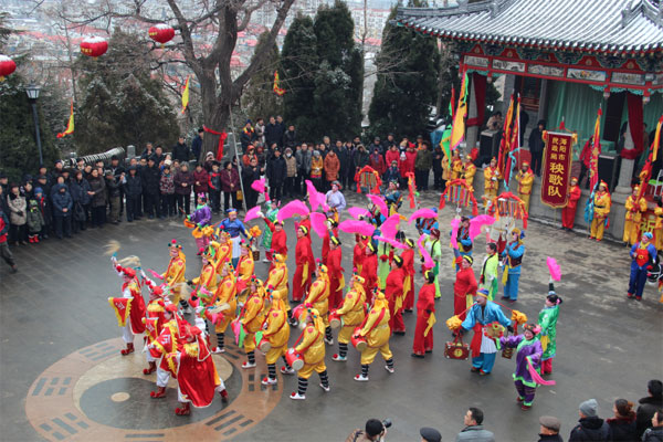 Yantai brings lantern shows, temple fairs for your relaxation during festival