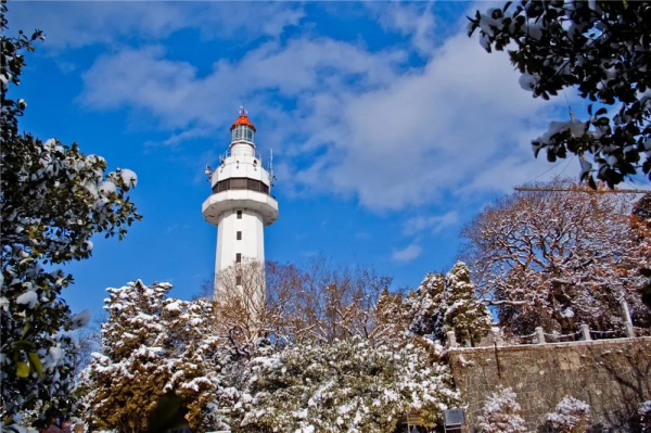 Yantai experiences first snow of season