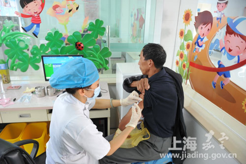 Xuxing town provides pneumococcal vaccines for elderly