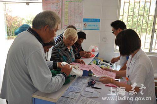 Xuxing town provides pneumococcal vaccines for elderly