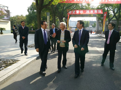 HK businessman supports Jiading education
