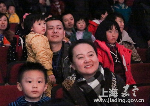 Jiading's puppet show takes kids to fairy land