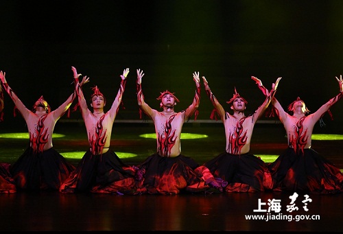 Yunnan folk opera bedazzles Jiading residents