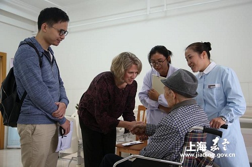 US medical experts come to Jiading for expertise exchanges