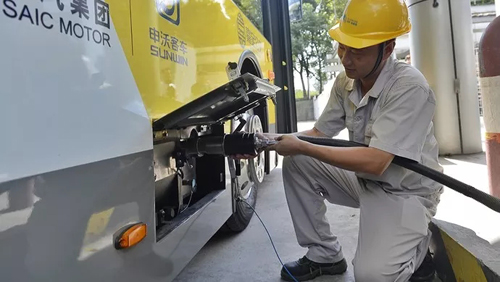 Hydrogen fuel cell buses put into use in Shanghai