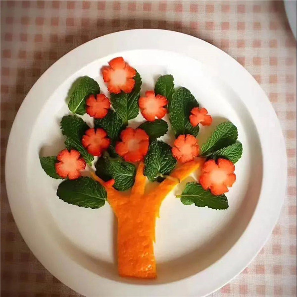 Art meets nutrition in fruit platters for children