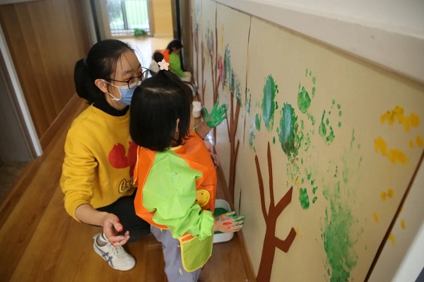 Four new childcare centers in Jiading help dual-income families