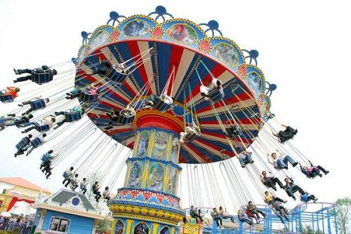 Amusement park in Century Park reopens