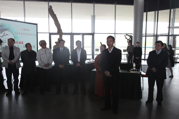 Chenshan holds painting art show