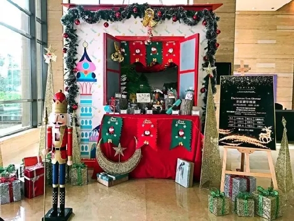 Enjoy luxurious Christmas cuisine in Sheshan