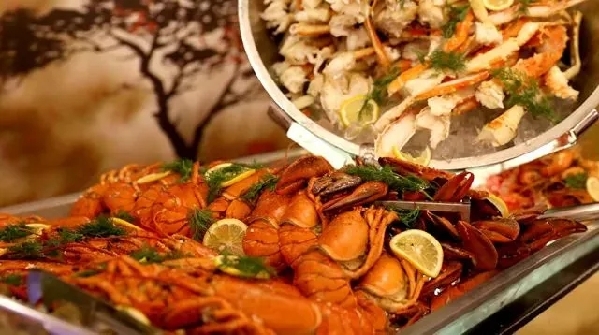 Enjoy luxurious Christmas cuisine in Sheshan